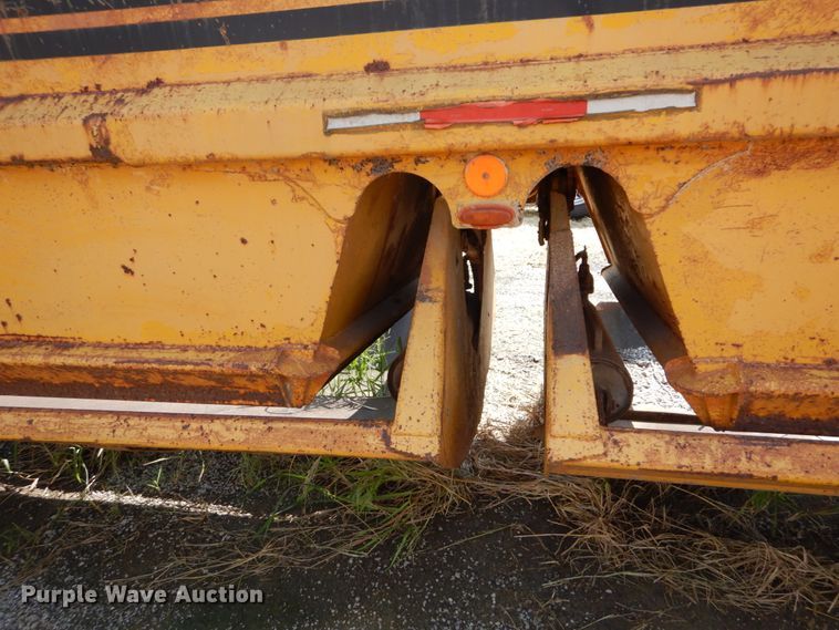 image for item DH2060 1979 Load King 2030 bottom dump trailer