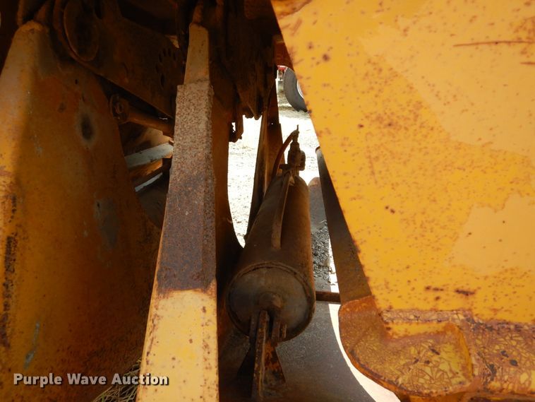 image for item DH2060 1979 Load King 2030 bottom dump trailer