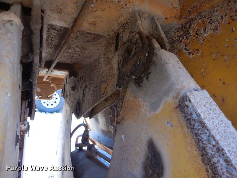 image for item DH2060 1979 Load King 2030 bottom dump trailer