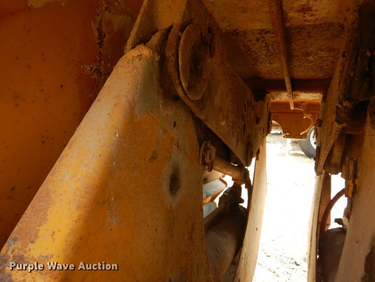 image for item DH2060 1979 Load King 2030 bottom dump trailer