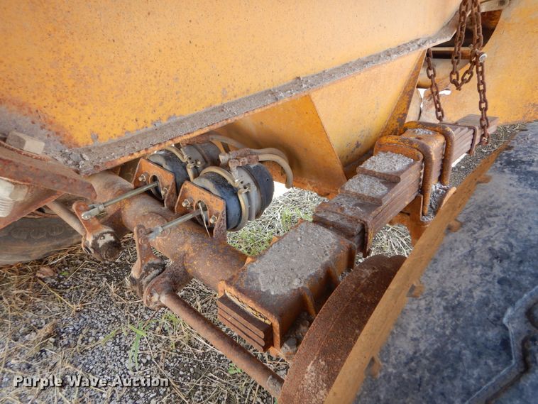 image for item DH2060 1979 Load King 2030 bottom dump trailer