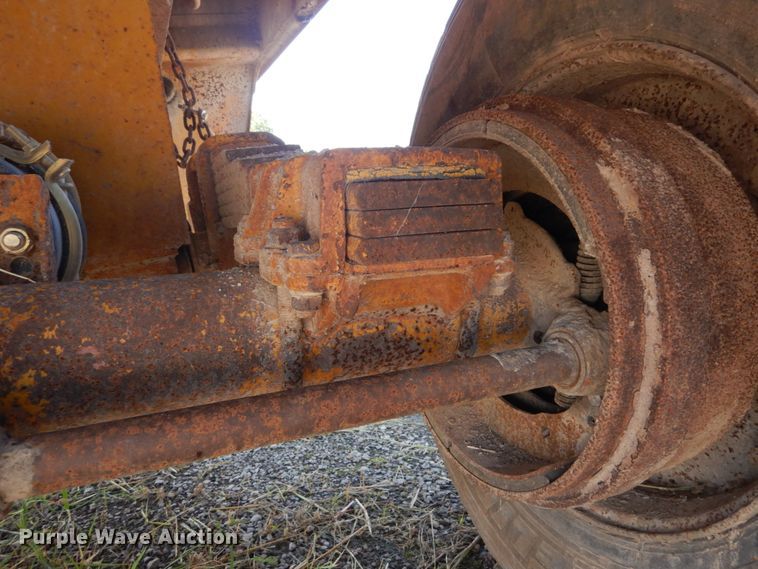 image for item DH2060 1979 Load King 2030 bottom dump trailer