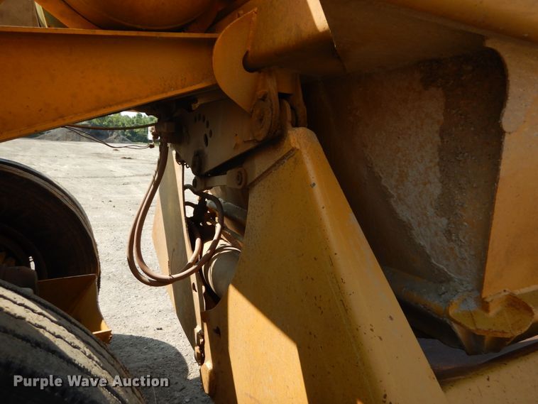 image for item DH2061 1982 Load King 2030-10 bottom dump trailer