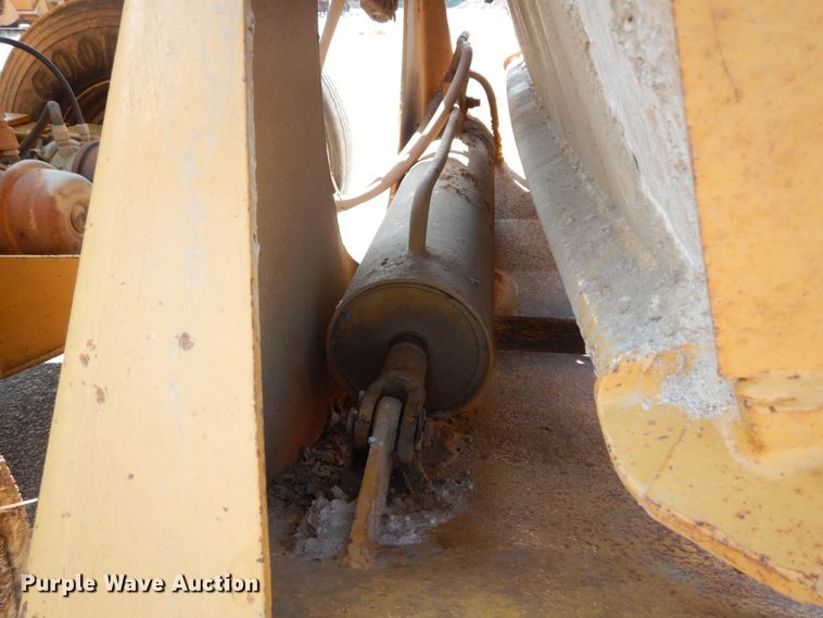 image for item DH2061 1982 Load King 2030-10 bottom dump trailer