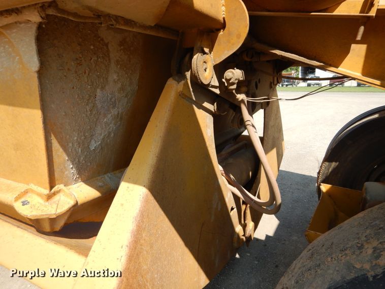 image for item DH2061 1982 Load King 2030-10 bottom dump trailer