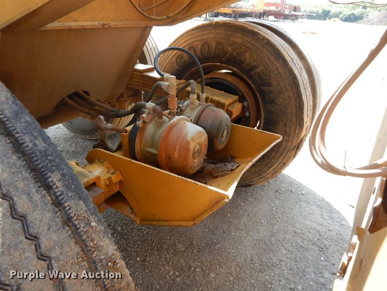 image for item DH2061 1982 Load King 2030-10 bottom dump trailer