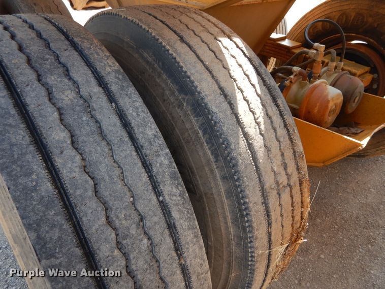 image for item DH2061 1982 Load King 2030-10 bottom dump trailer