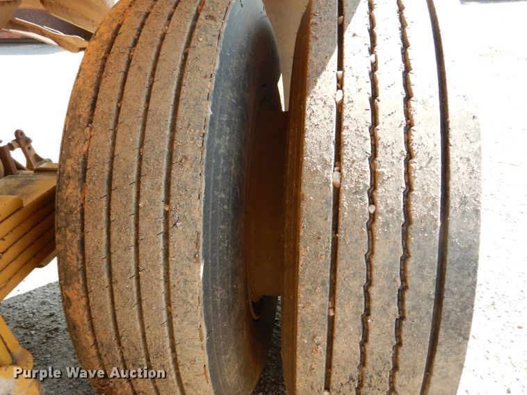 image for item DH2061 1982 Load King 2030-10 bottom dump trailer