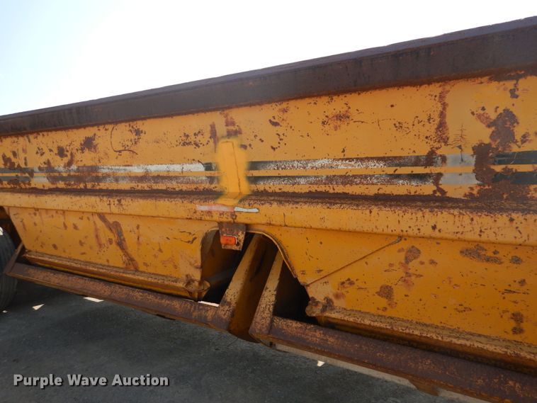 image for item DH2062 1982 Load King 2030-10 bottom drump trailer