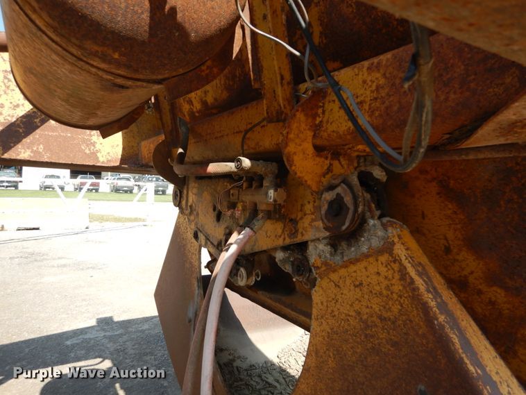 image for item DH2062 1982 Load King 2030-10 bottom drump trailer