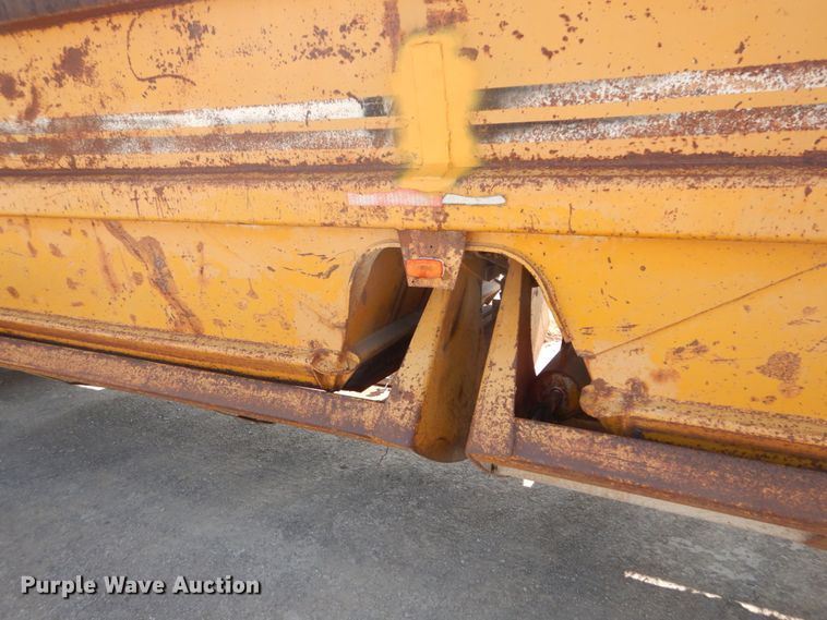 image for item DH2062 1982 Load King 2030-10 bottom drump trailer