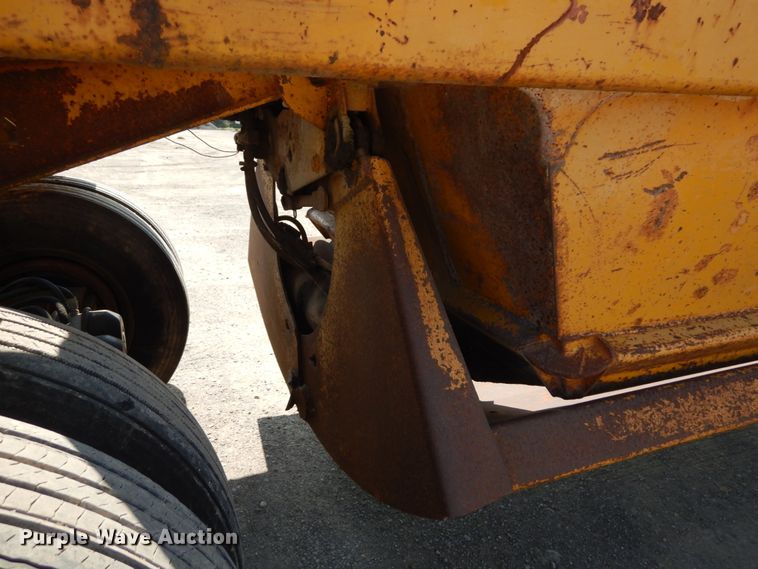 image for item DH2062 1982 Load King 2030-10 bottom drump trailer