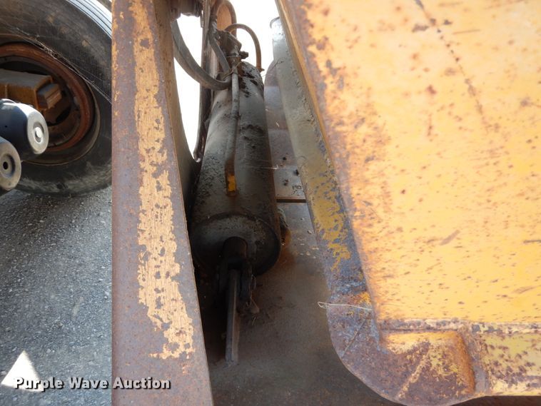 image for item DH2062 1982 Load King 2030-10 bottom drump trailer