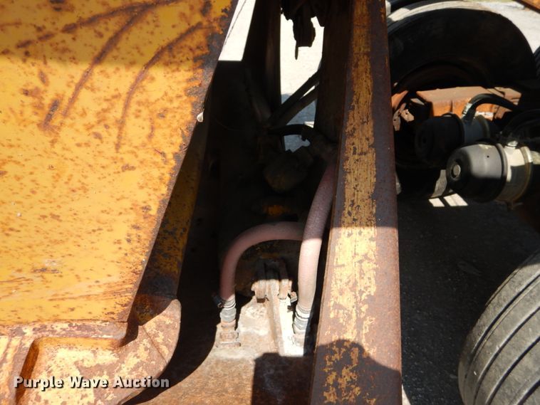 image for item DH2062 1982 Load King 2030-10 bottom drump trailer