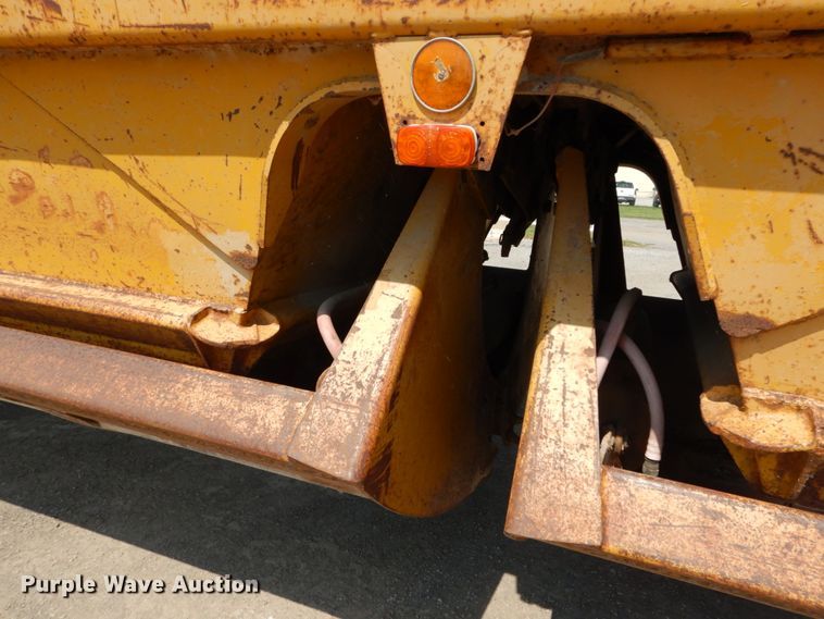 image for item DH2062 1982 Load King 2030-10 bottom drump trailer
