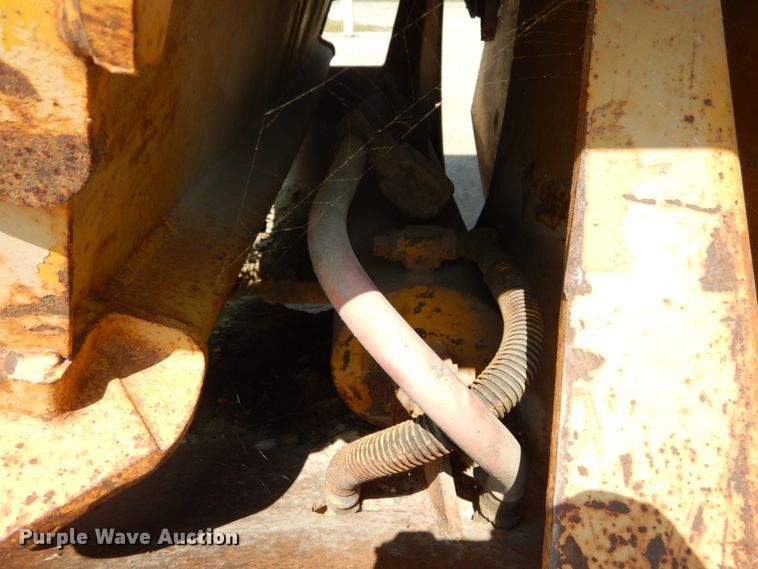 image for item DH2062 1982 Load King 2030-10 bottom drump trailer