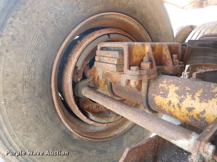 image for item DH2062 1982 Load King 2030-10 bottom drump trailer