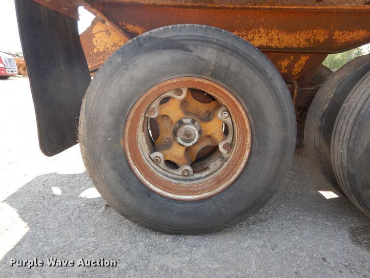 image for item DH2062 1982 Load King 2030-10 bottom drump trailer