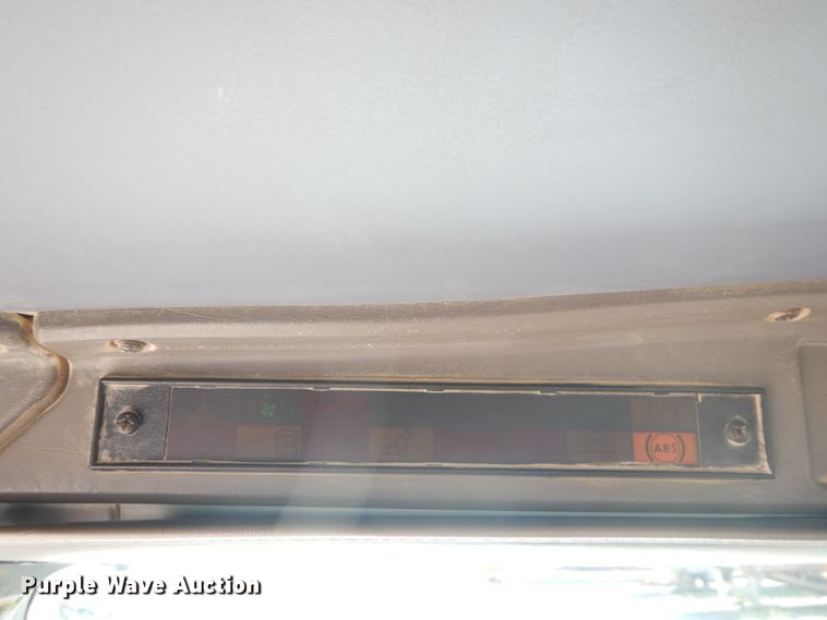 image for item DH2537 2005 Kenworth T800 semi truck