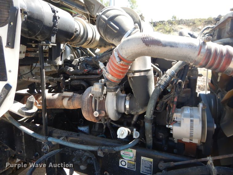 image for item DH2537 2005 Kenworth T800 semi truck