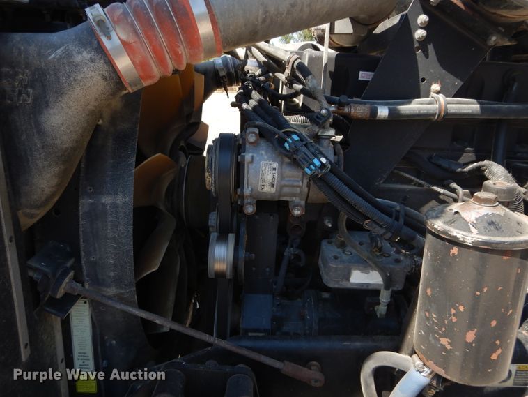 image for item DH2537 2005 Kenworth T800 semi truck