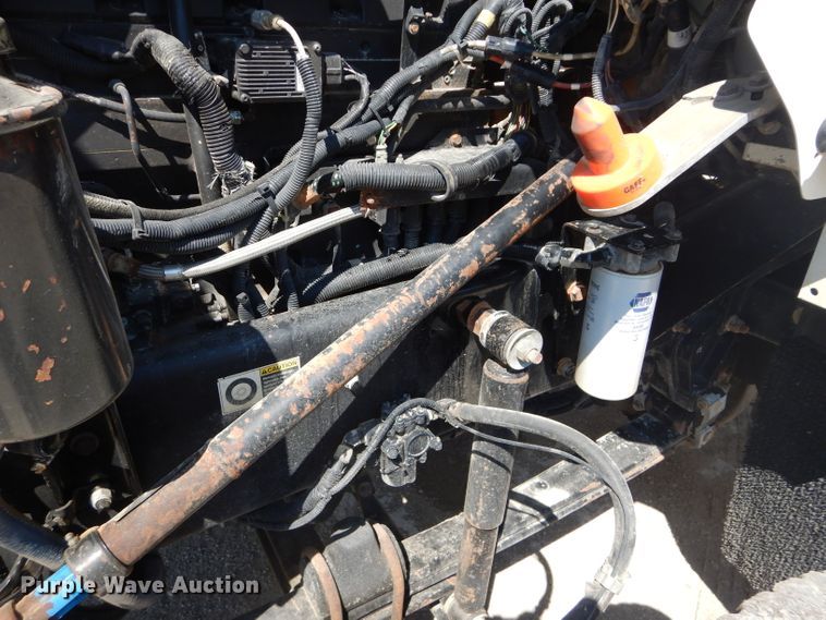 image for item DH2537 2005 Kenworth T800 semi truck