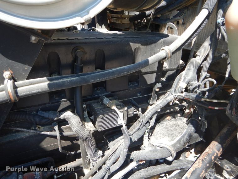 image for item DH2537 2005 Kenworth T800 semi truck