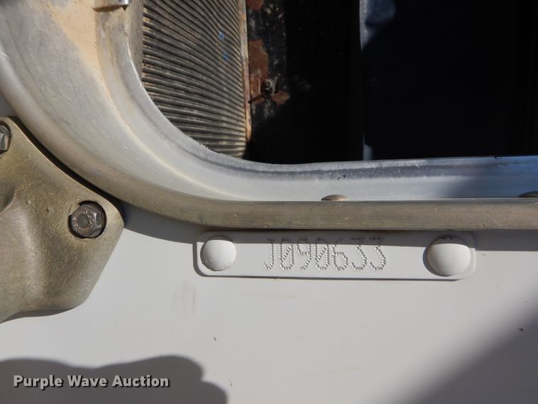 image for item DH2537 2005 Kenworth T800 semi truck