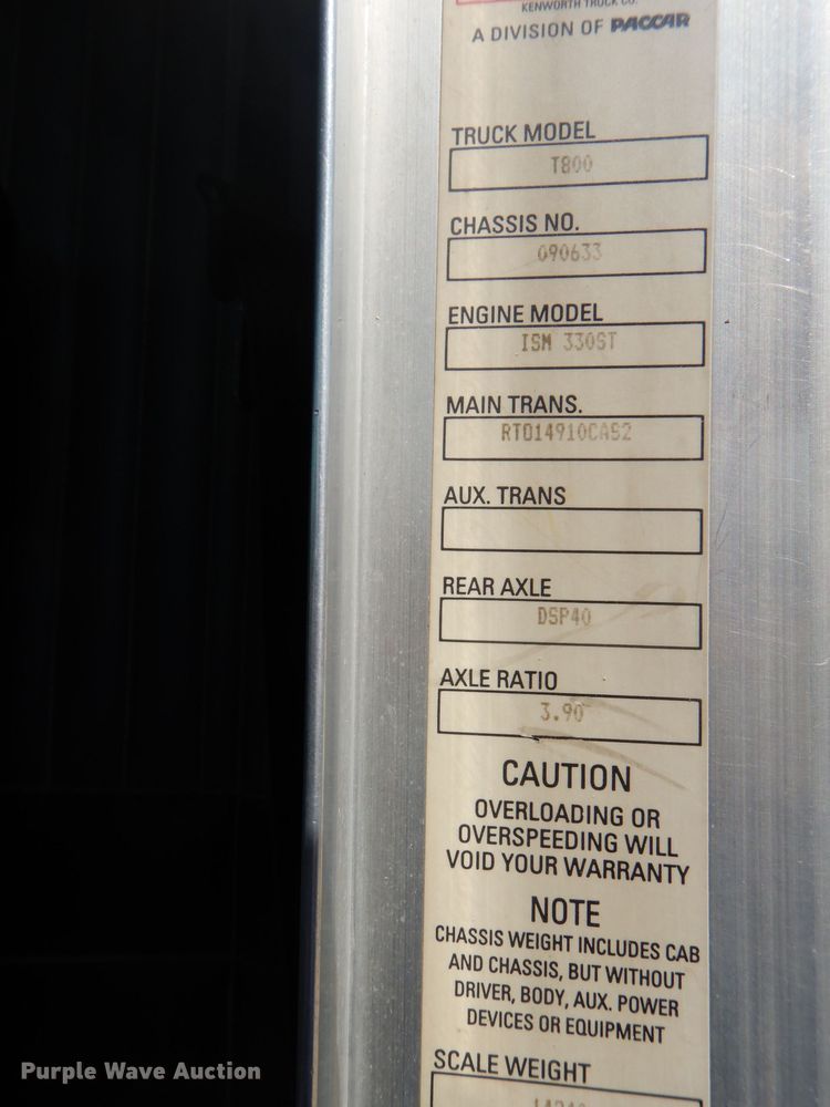 image for item DH2537 2005 Kenworth T800 semi truck