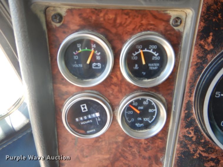 image for item DH2539 2005 Kenworth T800 semi truck