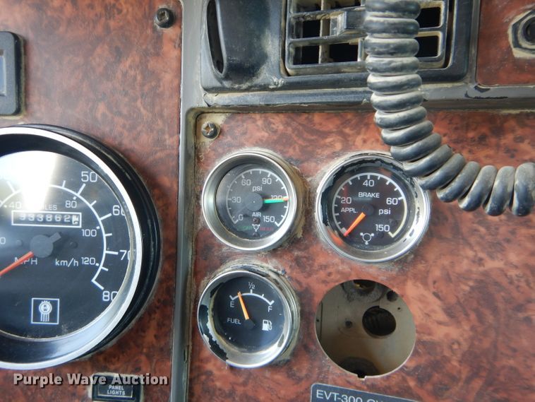 image for item DH2539 2005 Kenworth T800 semi truck