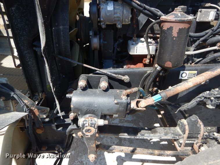 image for item DH2539 2005 Kenworth T800 semi truck