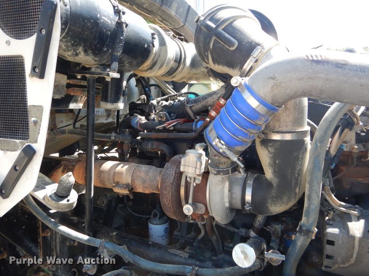 image for item DH2539 2005 Kenworth T800 semi truck