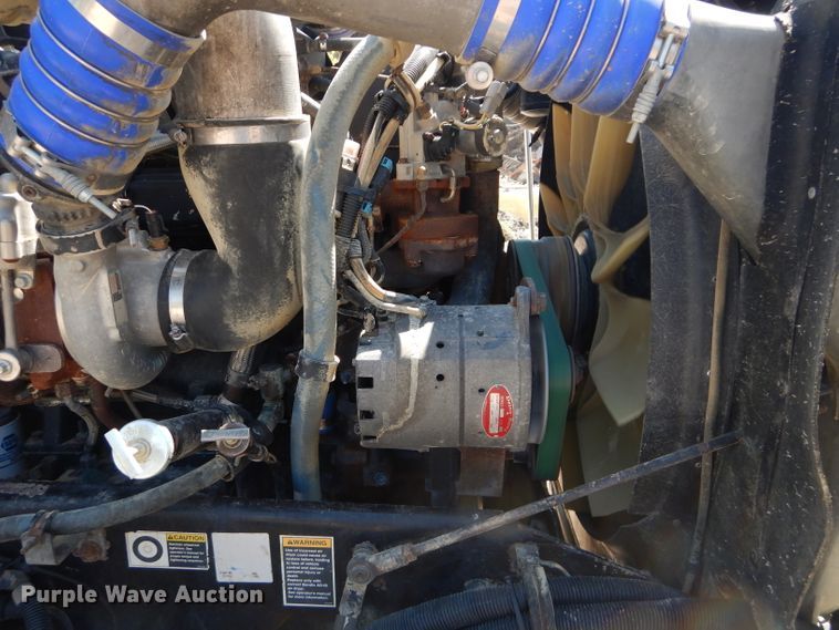 image for item DH2539 2005 Kenworth T800 semi truck