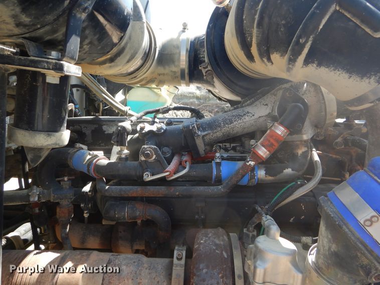 image for item DH2539 2005 Kenworth T800 semi truck