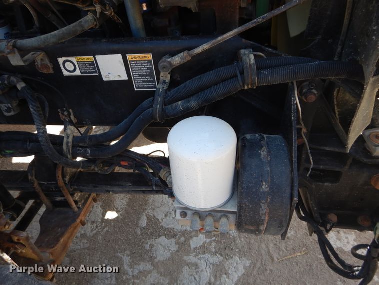 image for item DH2539 2005 Kenworth T800 semi truck