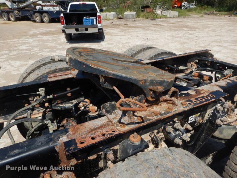 image for item DH2539 2005 Kenworth T800 semi truck