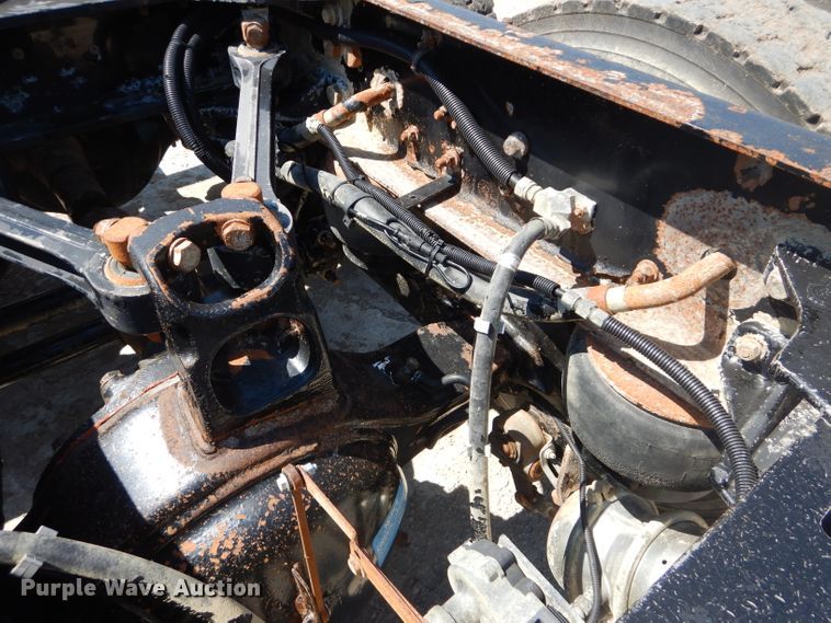 image for item DH2539 2005 Kenworth T800 semi truck