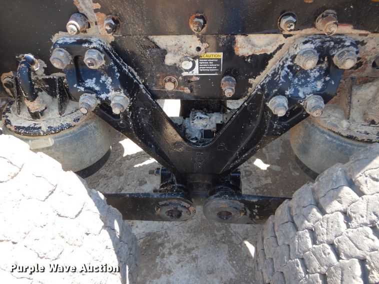 image for item DH2539 2005 Kenworth T800 semi truck