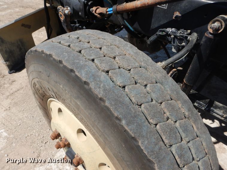 image for item DH2539 2005 Kenworth T800 semi truck