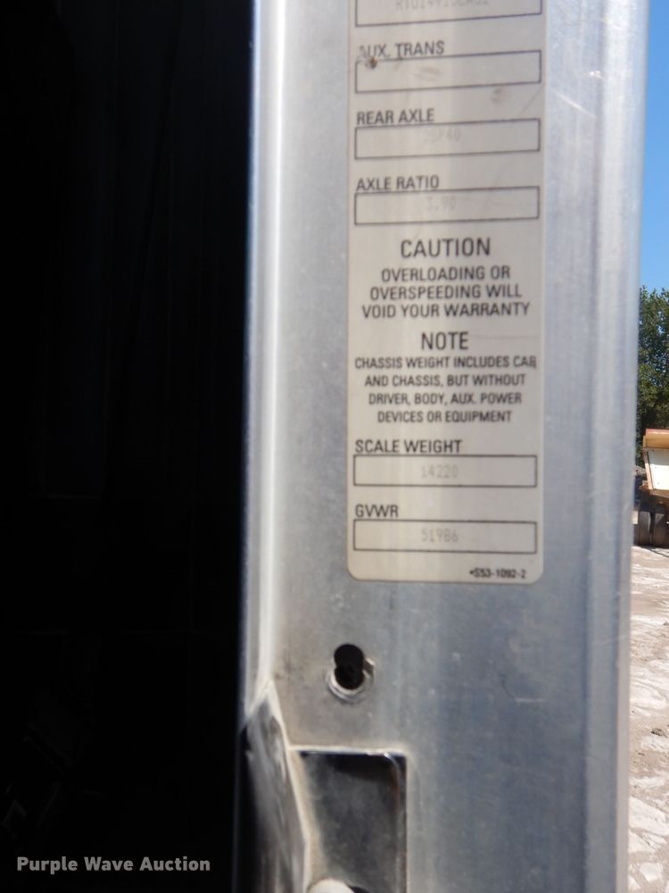 image for item DH2539 2005 Kenworth T800 semi truck