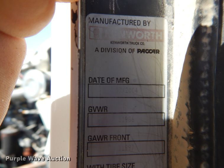 image for item DH2539 2005 Kenworth T800 semi truck