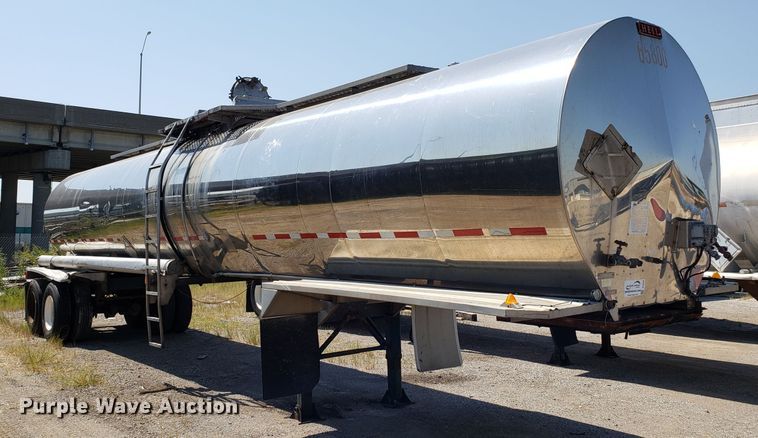 image for item DH2830 1988 Heil tank trailer