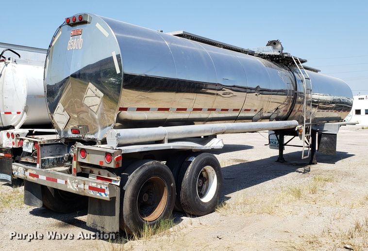 image for item DH2830 1988 Heil tank trailer