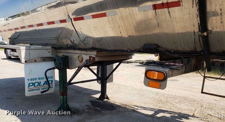 image for item DH2830 1988 Heil tank trailer