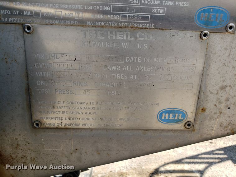 image for item DH2830 1988 Heil tank trailer