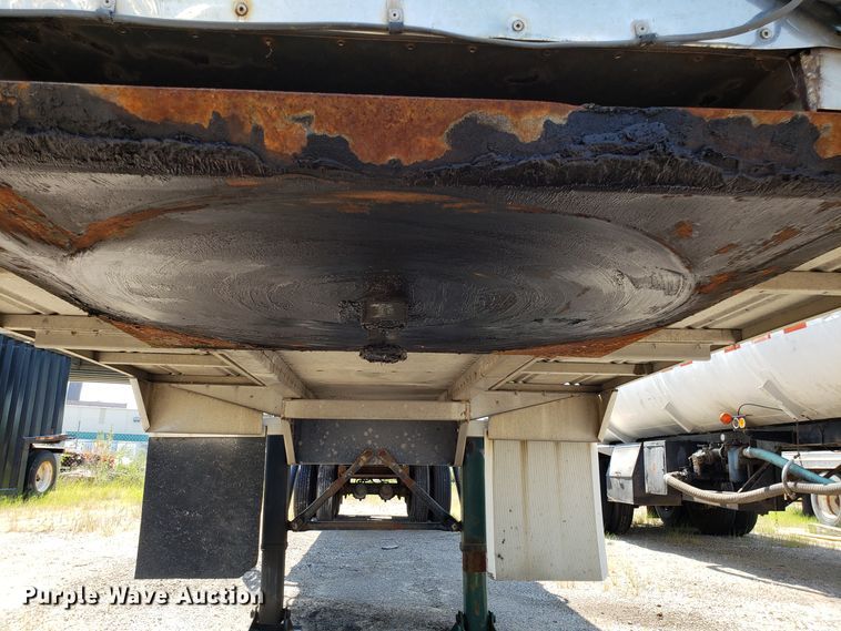 image for item DH2830 1988 Heil tank trailer