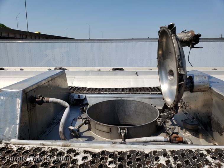 image for item DH2830 1988 Heil tank trailer