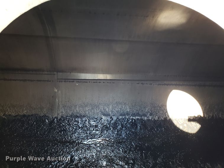 image for item DH2830 1988 Heil tank trailer