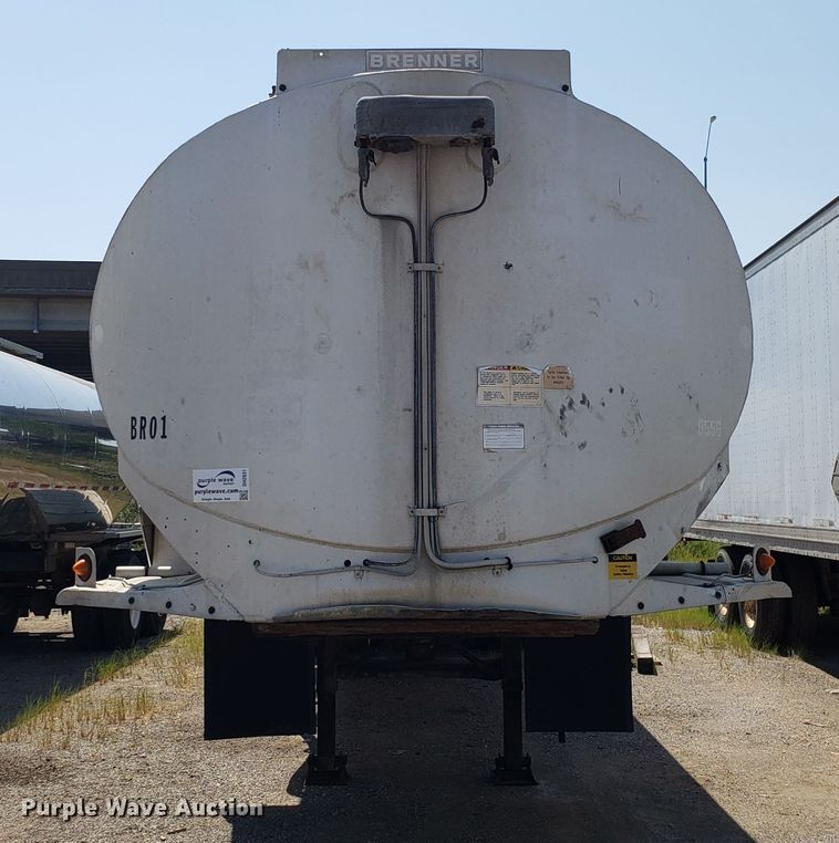 image for item DH2831 1973 Fruehauf UNR468701 tank trailer